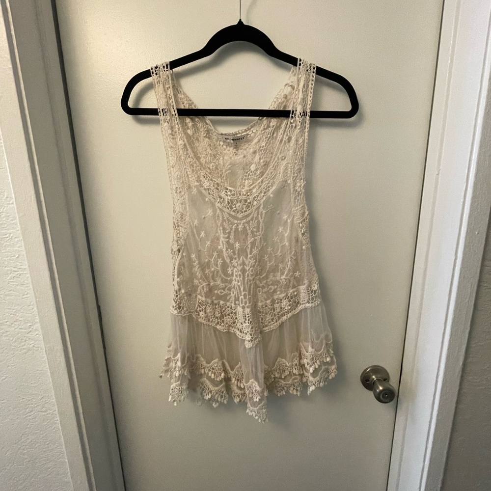 Elegant Lace Sleeveless Top